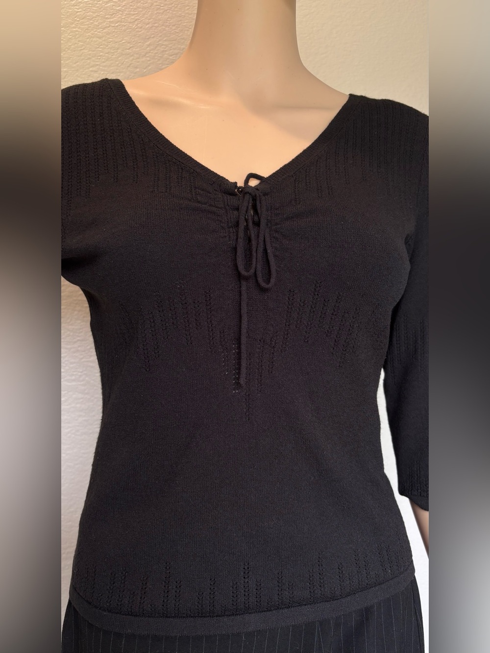Express Black V-Neck Tie-Front Knit Textured Top stretch 3/4 sleeves Small - Picture 5 of 12